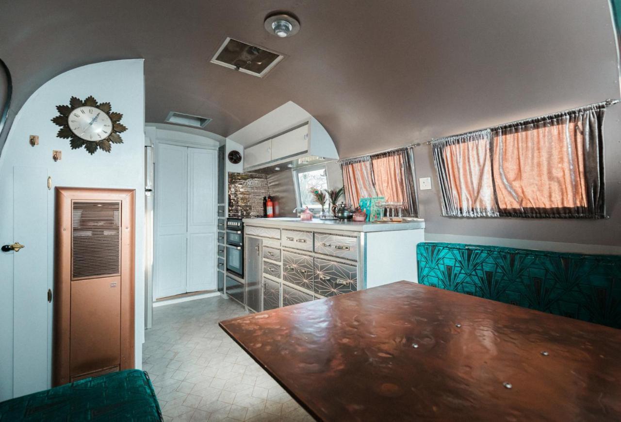Silver Airstream Glamping & Rental Chichester Exterior foto