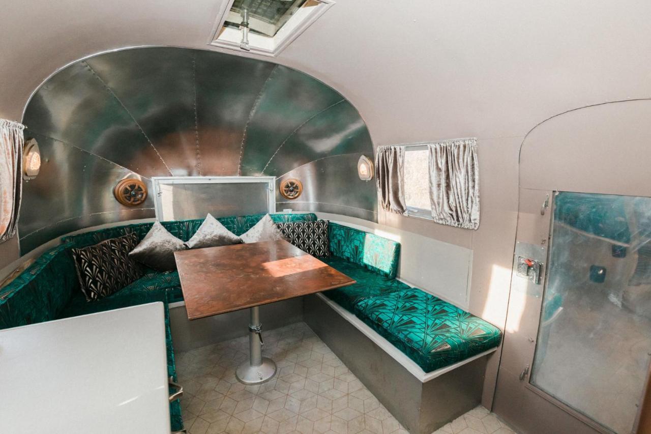 Silver Airstream Glamping & Rental Chichester Exterior foto