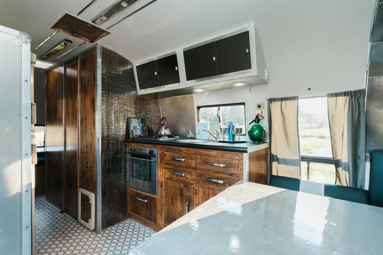 Silver Airstream Glamping & Rental Chichester Exterior foto
