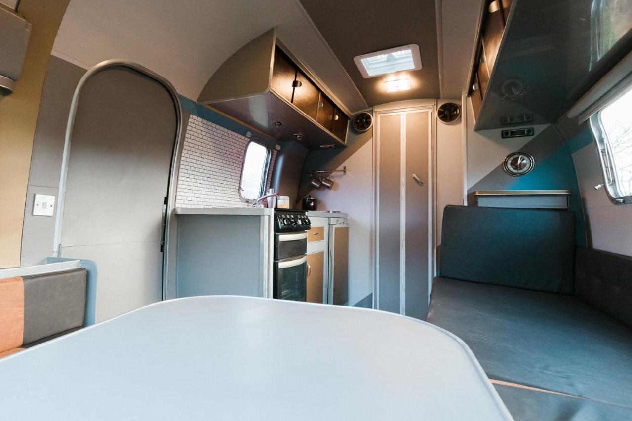 Silver Airstream Glamping & Rental Chichester Exterior foto