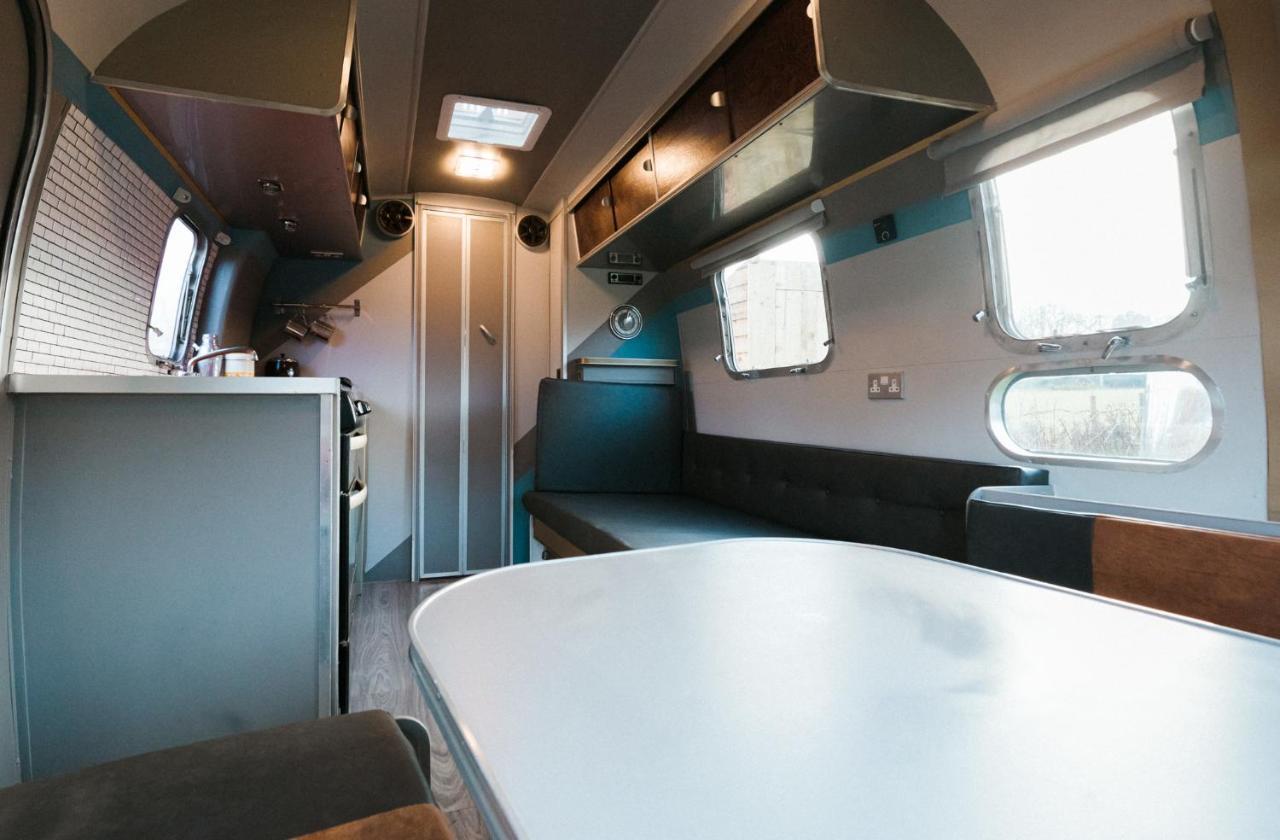 Silver Airstream Glamping & Rental Chichester Exterior foto