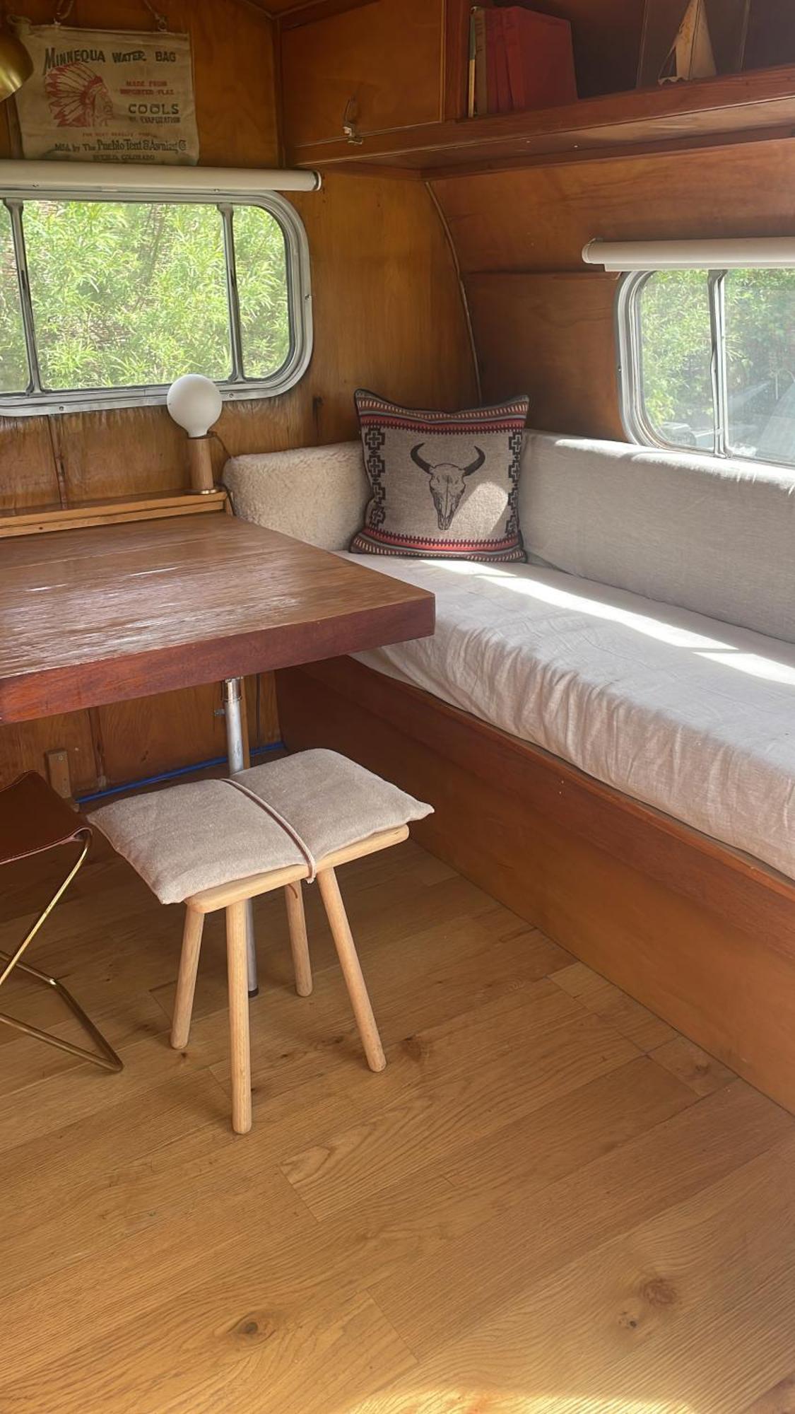 Silver Airstream Glamping & Rental Chichester Exterior foto